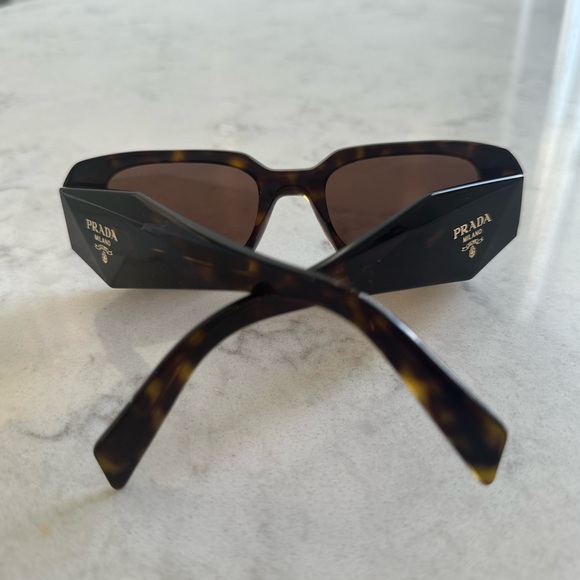 Authentic New Prada Rectangle Acetate Sunglasses in Dark Brown - Picture 9 of 13